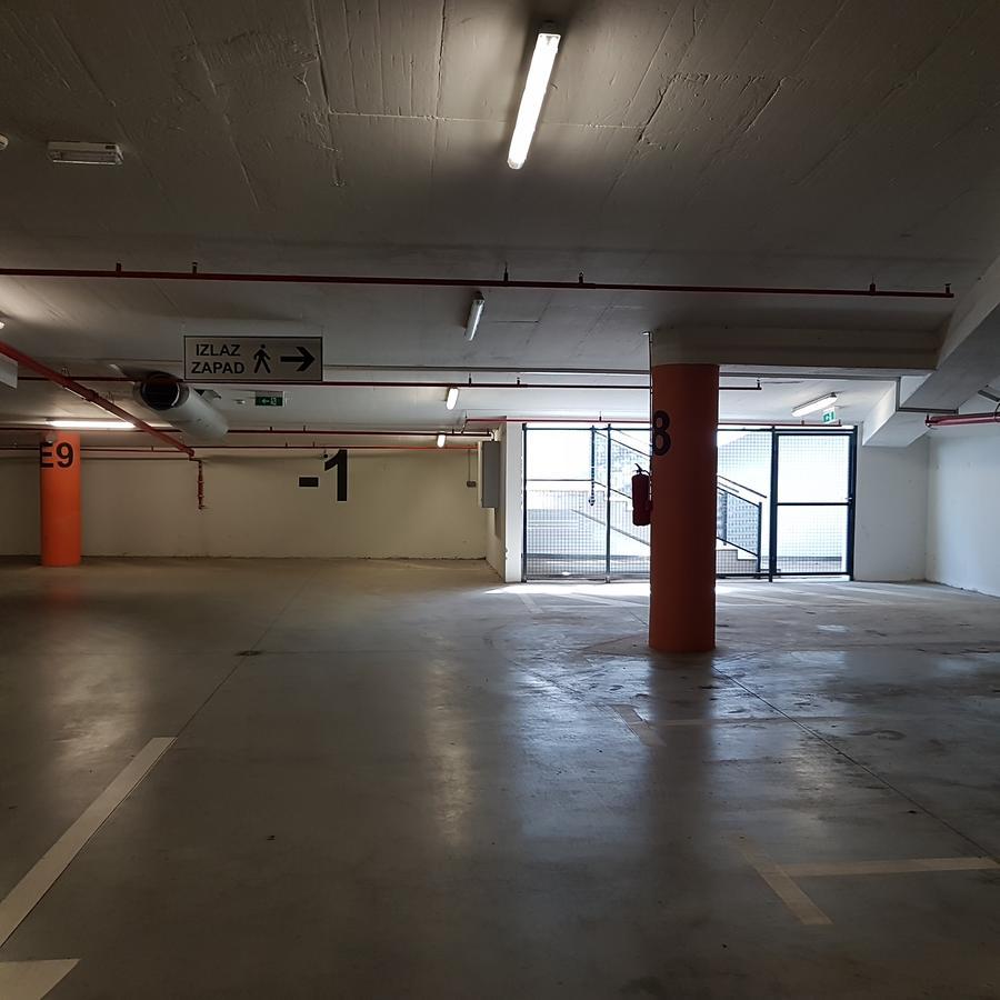 Apartment Viktor,Parking 오시예크 외부 사진